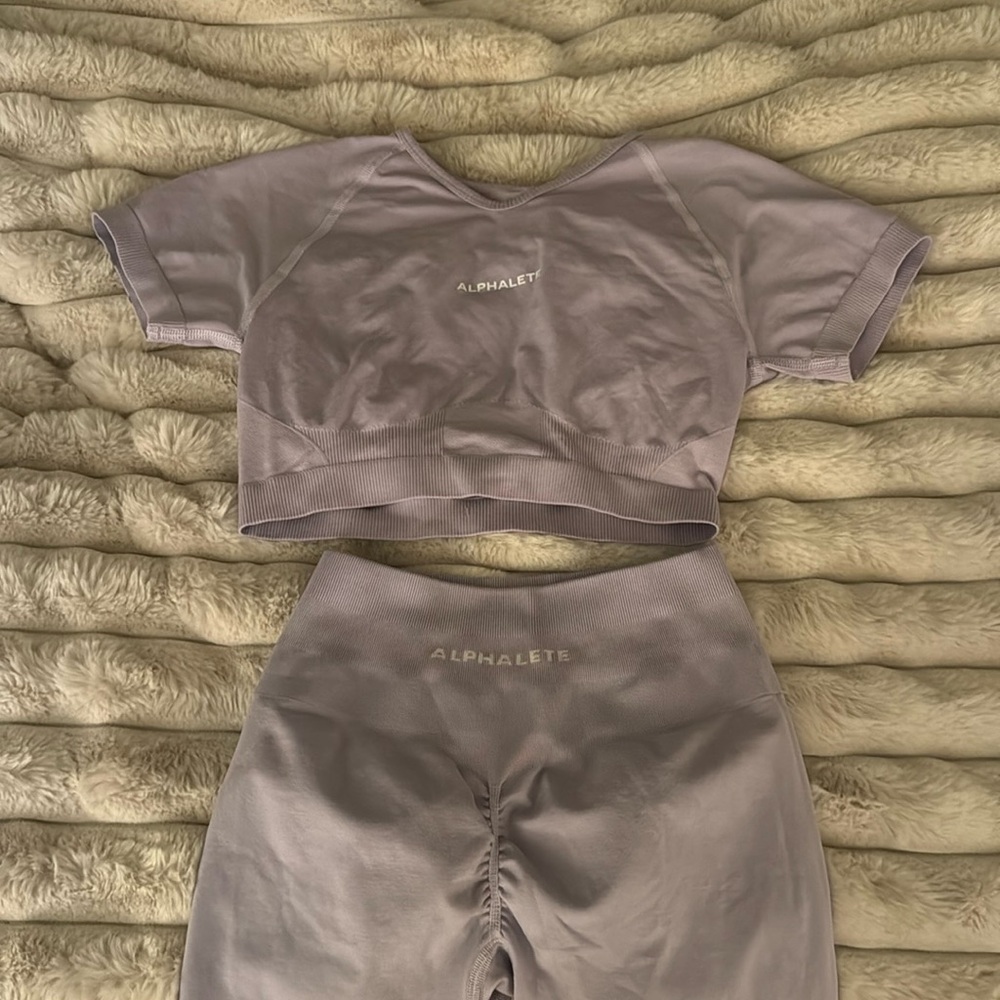 Alphalete lilac set size SMALL